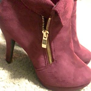 Women’s heels. Looks fabulous with any outfit!